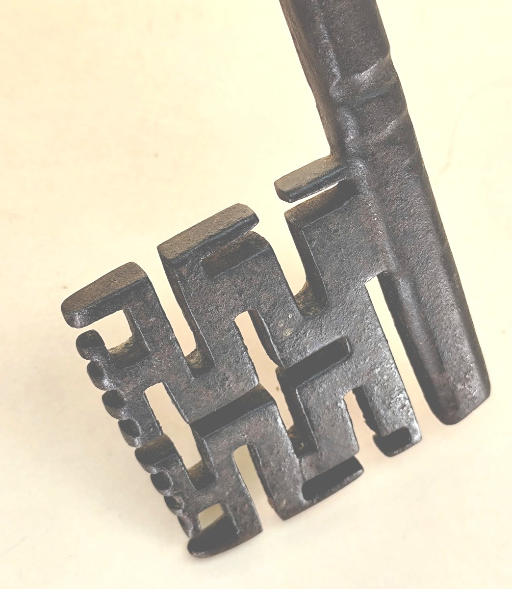 Huge 16th Century Key, Italy, Lombardy, With Beautiful Bit, 19.5cm-photo-2