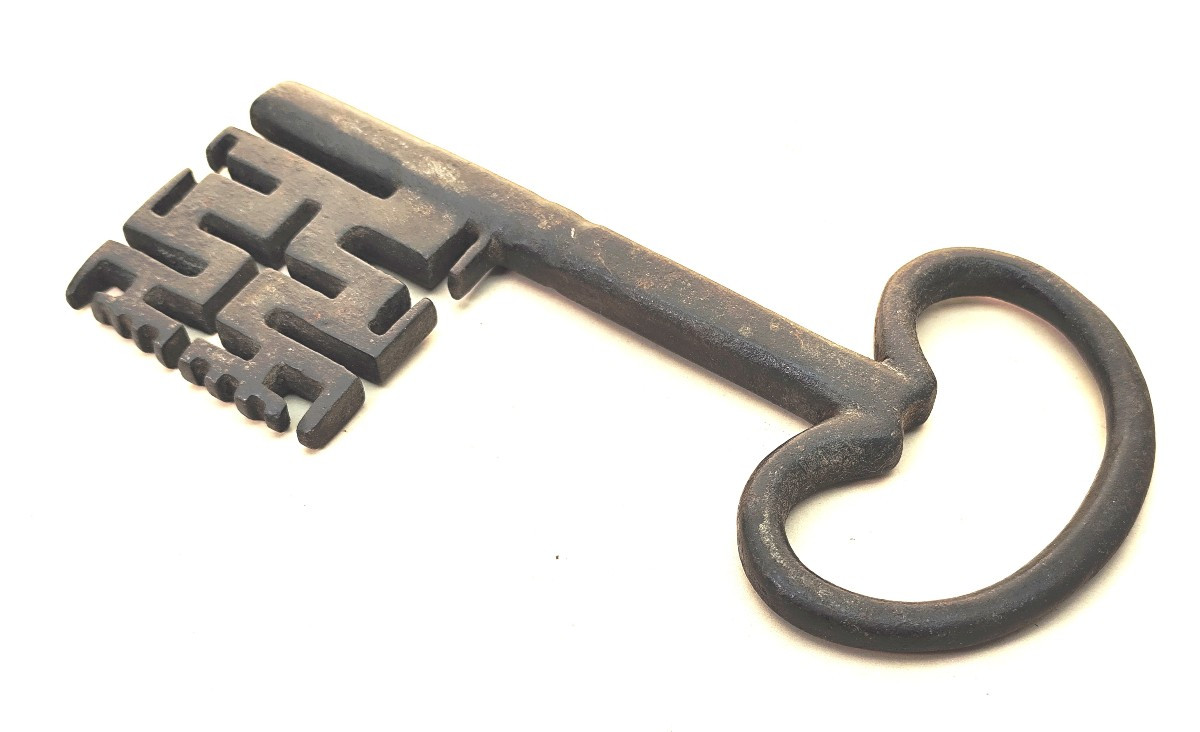 Huge 16th Century Key, Italy, Lombardy, With Beautiful Bit, 19.5cm
