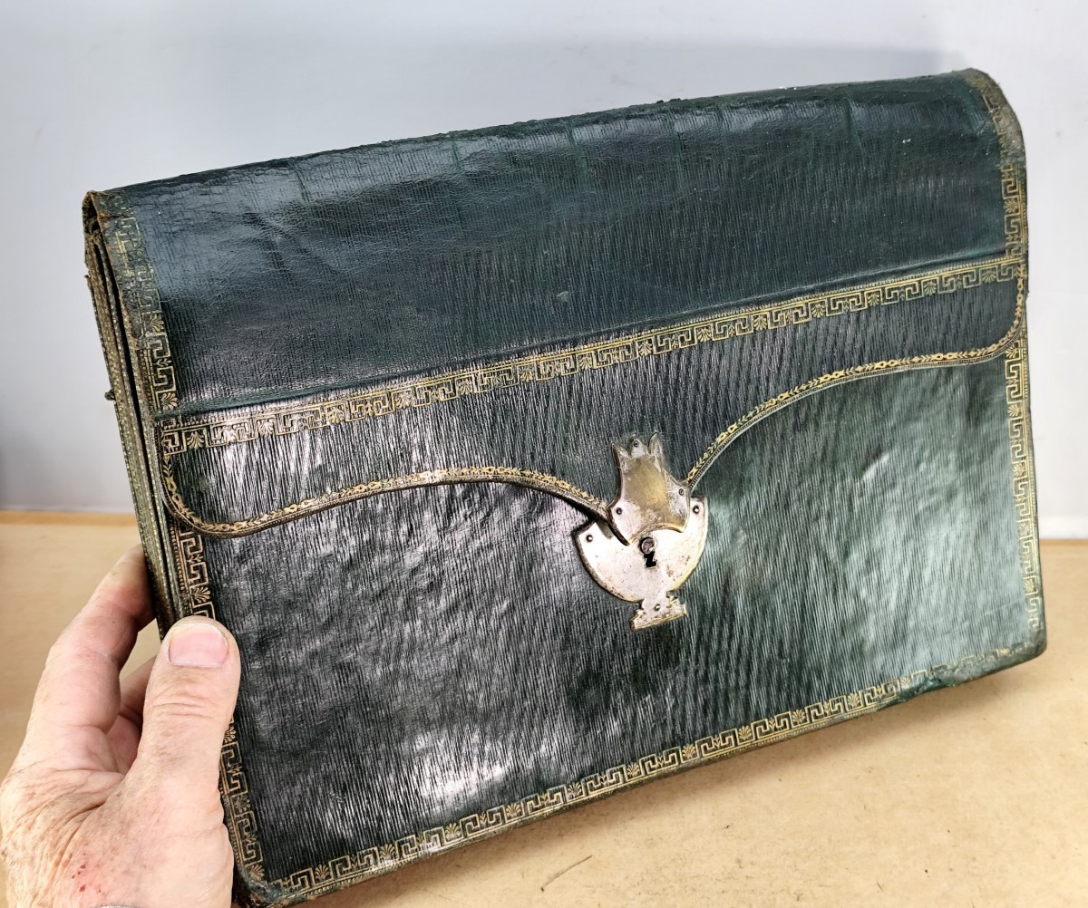 Beautiful Green Maroquin Leather Wallet From  First Empire Period,  Fairly Good Condition.-photo-1