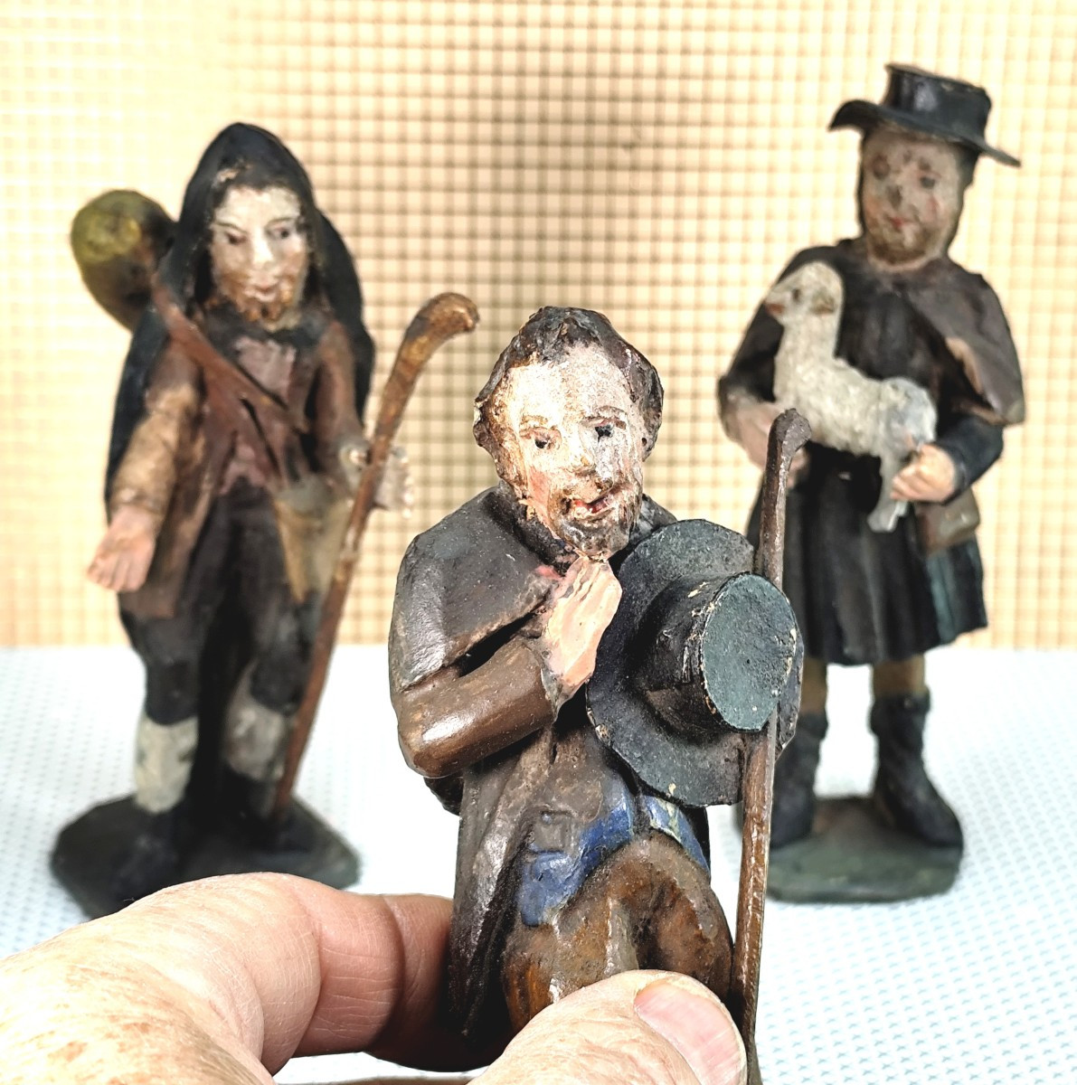 Three Brave Santons In Carved And Painted Wood - Primitive, XVIIIᵉ-xixᵉ Century-photo-2