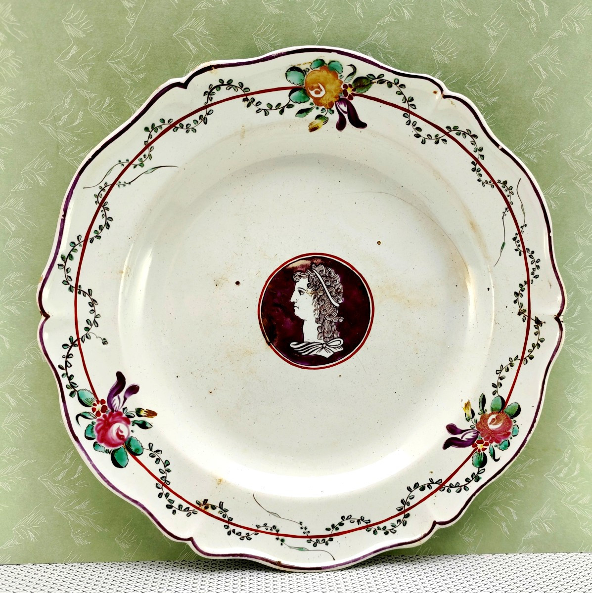 Faïence Italie XVIIIe, Palerme, paire d’assiettes au profil Romain-photo-3