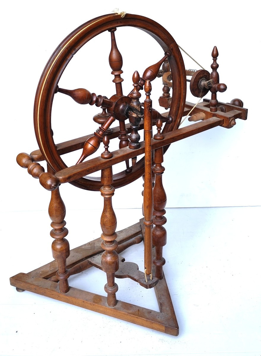 Le Joli Rouet d'Amélie, Functional, Fruitwood, Louis Philippe Period