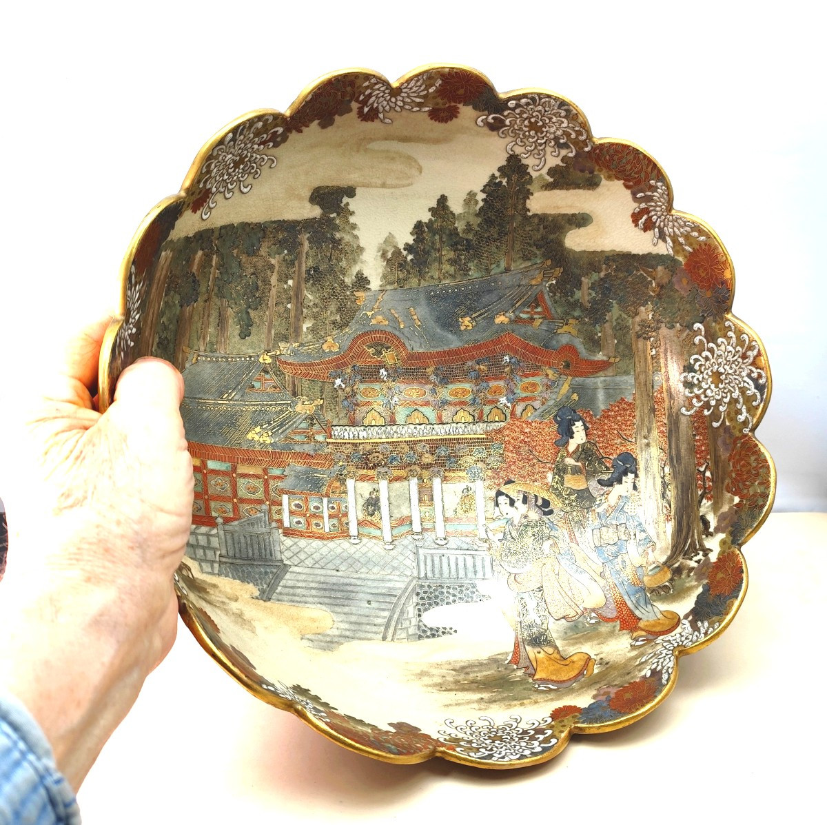 Grande Coupe Satsuma richement décorée, fin 19e, 30cm, 2kg, un défaut-photo-2