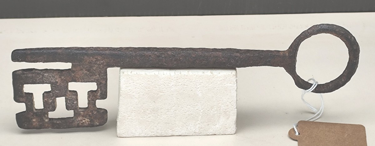 Large Romanesque Forged Key, 11th-12th Century, Good Condition, 19.5cm-photo-2