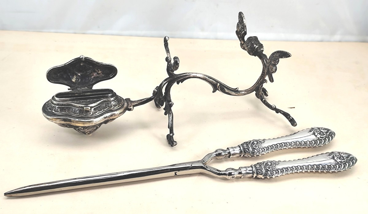 Musée de la coiffure : angelot à friser, 19e siècle-photo-2
