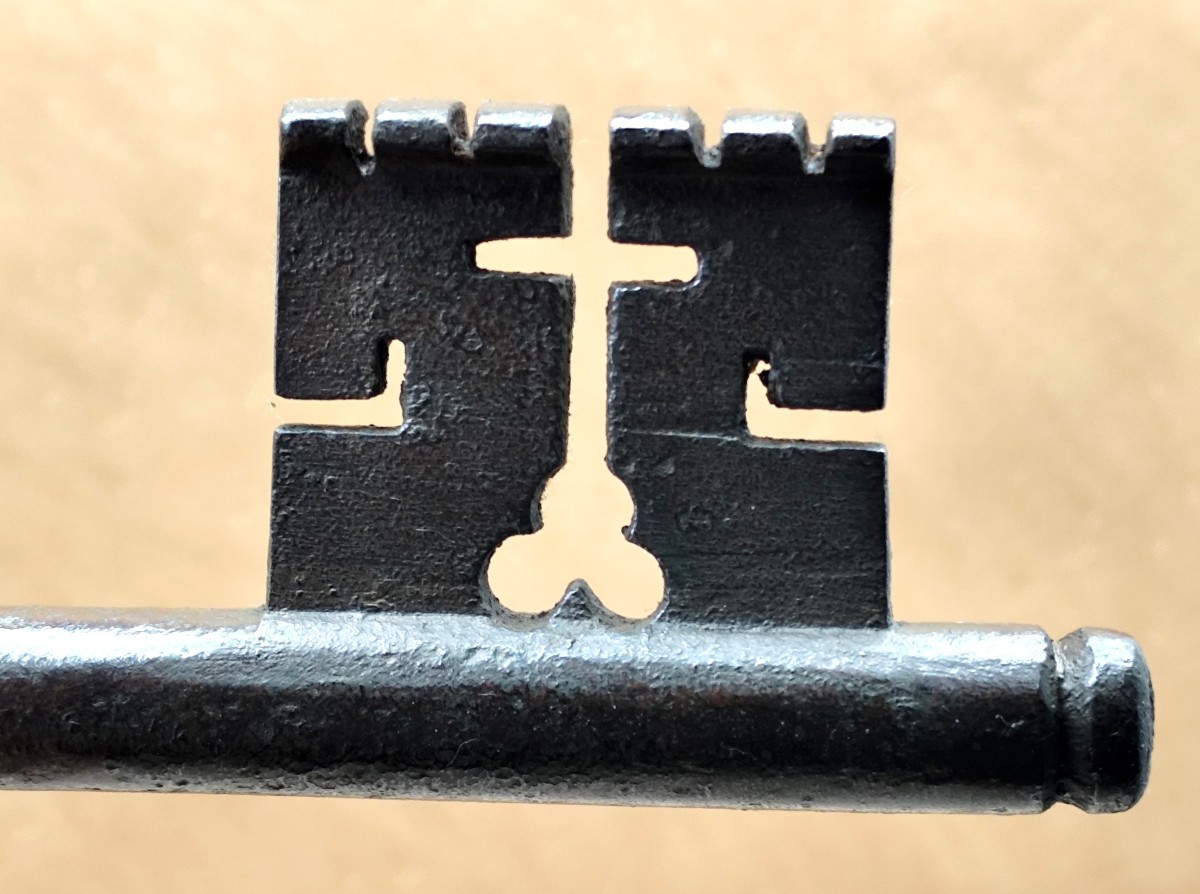 Grande Clé d’Eglise , 25cm, début 18e siècle, indestructible-photo-3