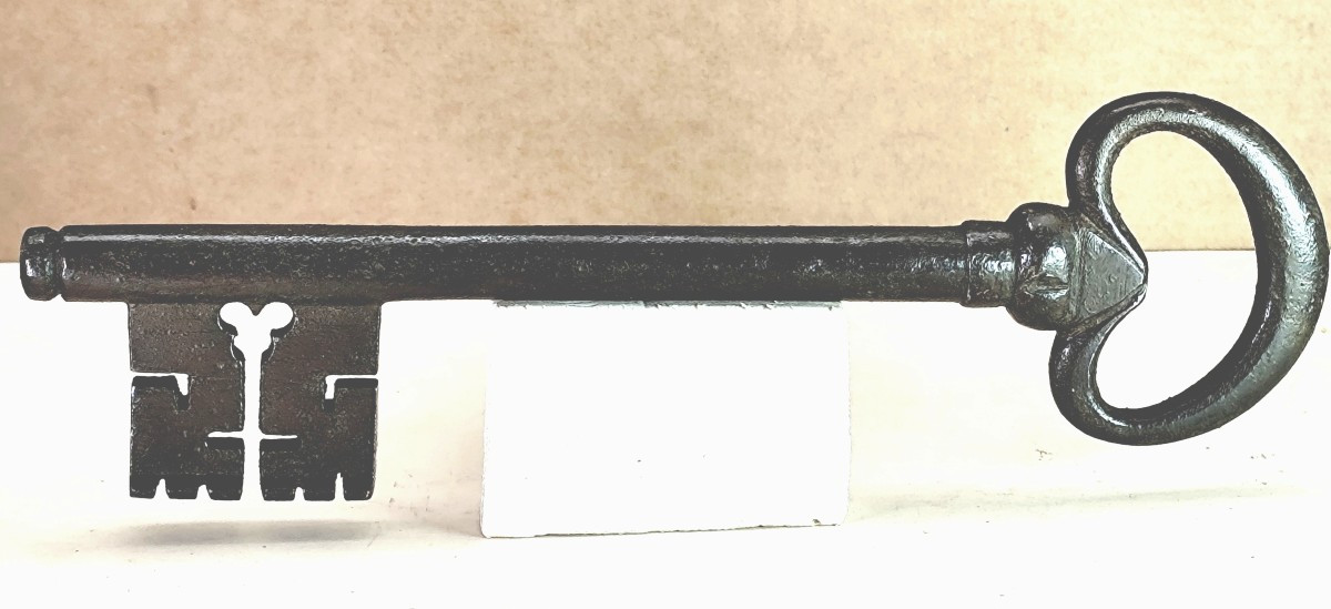 Grande Clé d’Eglise , 25cm, début 18e siècle, indestructible