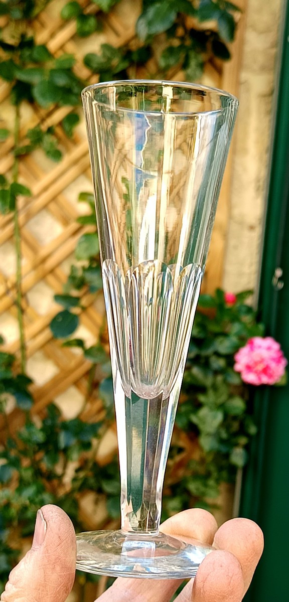 8  hautes  flûtes Cristal soufflé taillé, modèle Empire, début du XIXe-photo-2