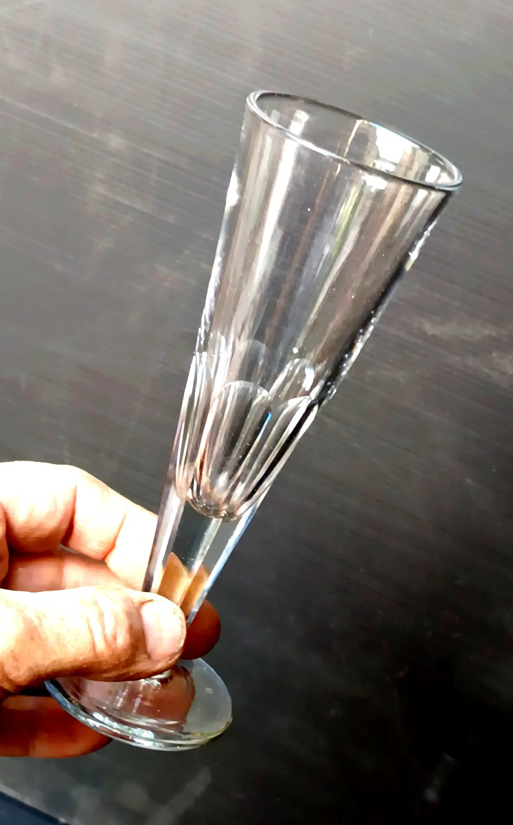8  hautes  flûtes Cristal soufflé taillé, modèle Empire, début du XIXe-photo-3