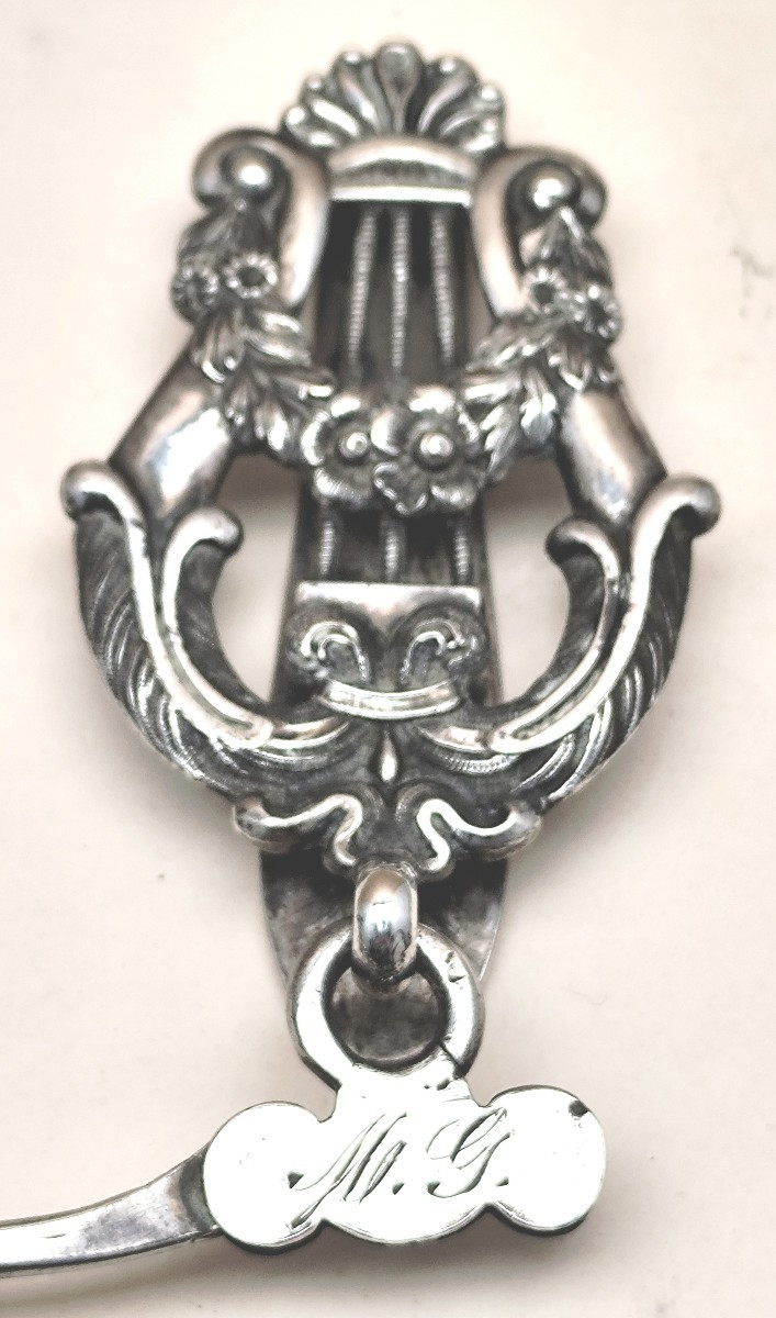 Chatelaine de ceinture, les clés d’une musicienne,  Europe du Nord, 19e siècle -photo-2