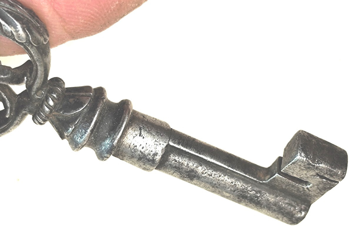 Clé de Cassette aux Chimères, France, style Renaissance, 7,8cm-photo-1