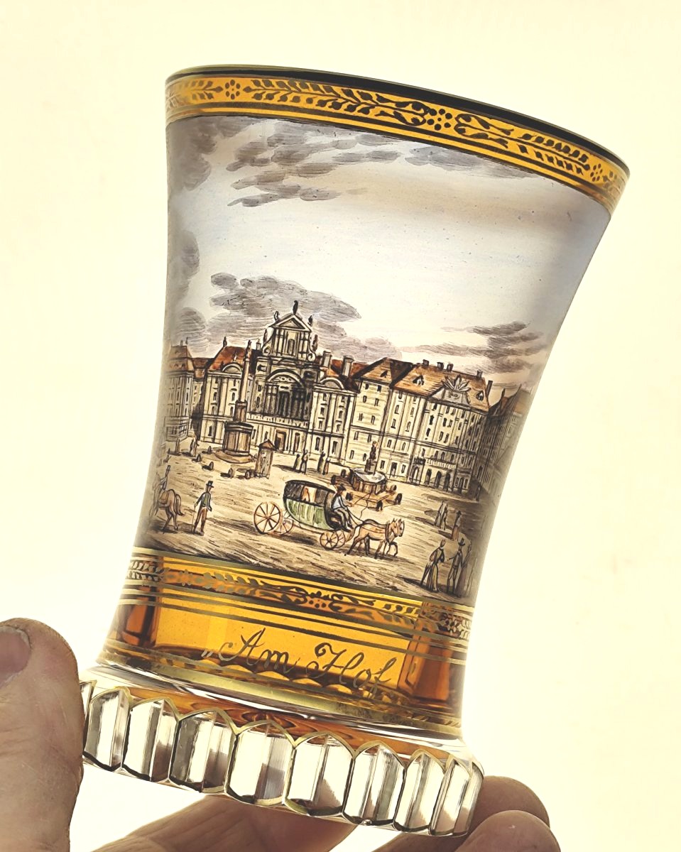 Beau gobelet Viennois, verre de Bohème aux émaux translucides, vers 1840-photo-3
