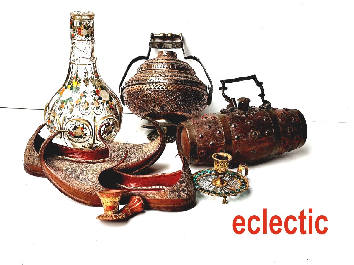  Cristallerie dorée de Cave à liqueur complète : 16 verres, 4 flacons. Baccarat 1850-photo-4