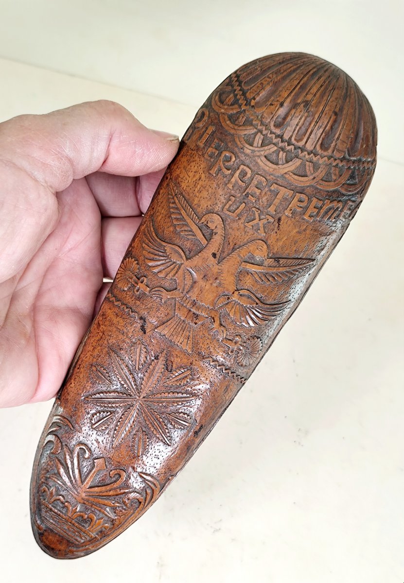 Râpe à tabac aux deux colombes, bois fruitier de 1757, complète-photo-2