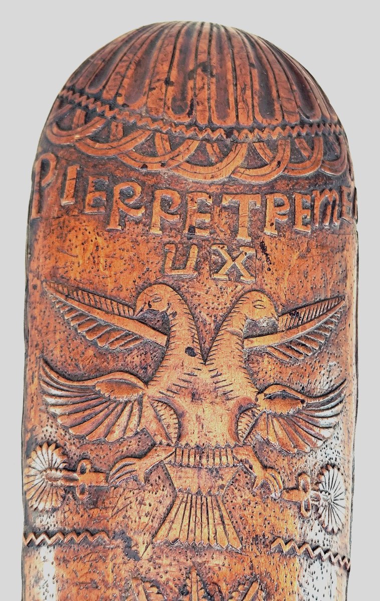 Râpe à tabac aux deux colombes, bois fruitier de 1757, complète