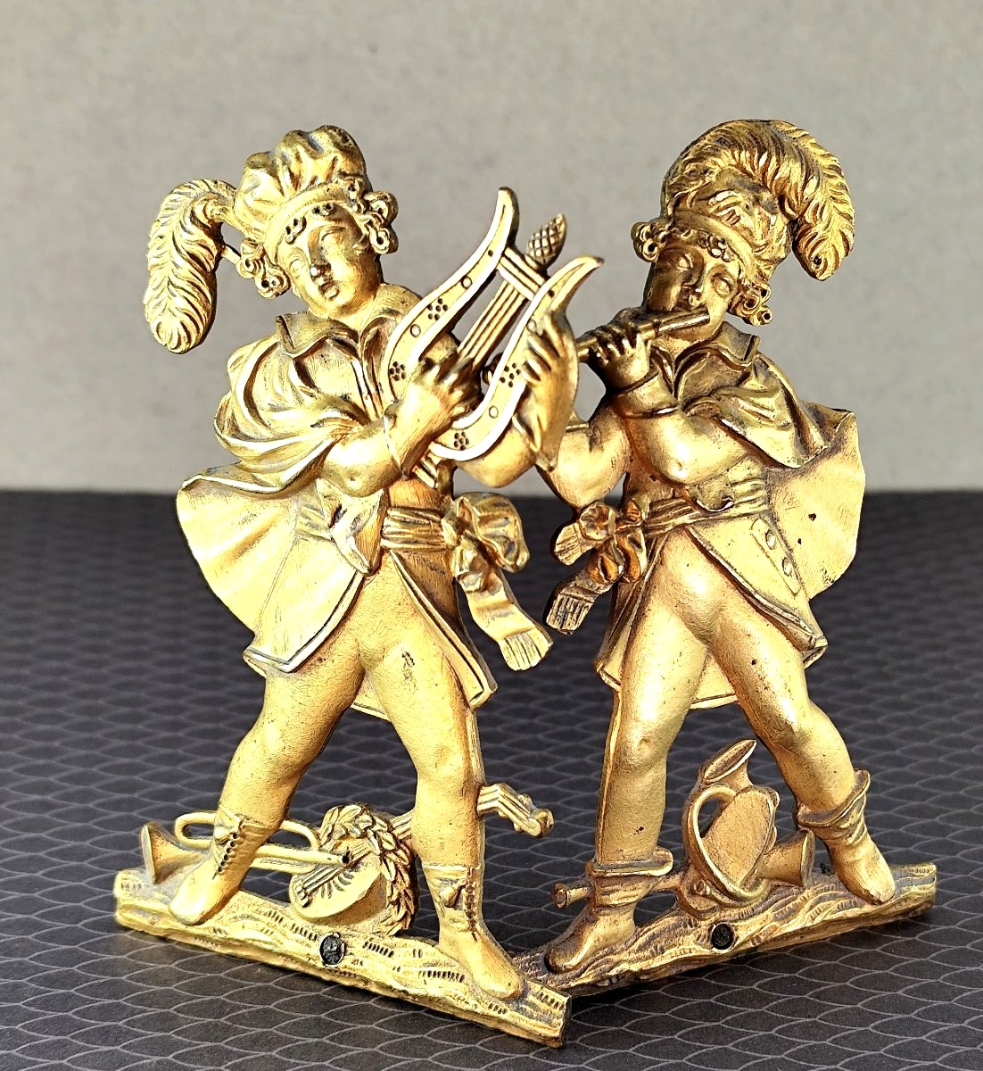 Paire de bronzes dorés au mercure – Enfants musiciens – Époque Charles X