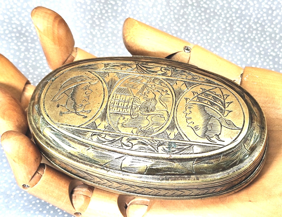 18th C Dutch Snuffbox, Engraved, Heraldic And Playful: Upside-down Faces, Good Condition-photo-4