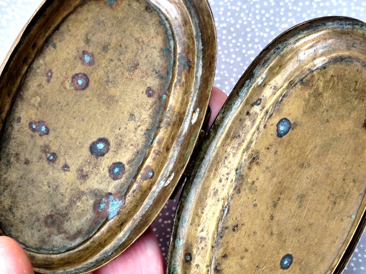 18th C Dutch Snuffbox, Engraved, Heraldic And Playful: Upside-down Faces, Good Condition-photo-4