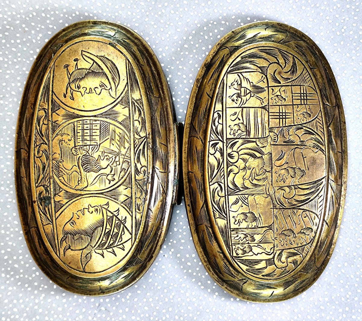 18th C Dutch Snuffbox, Engraved, Heraldic And Playful: Upside-down Faces, Good Condition