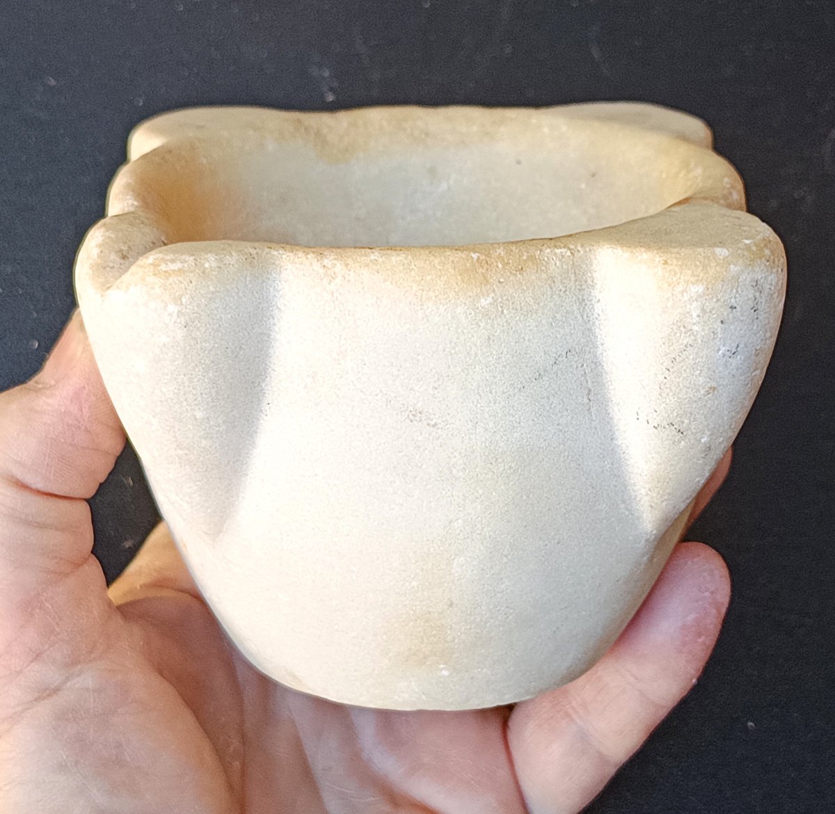 Tout petit mortier de Marbre blanc ; son pilon de buis tourné, fin 18e-photo-3