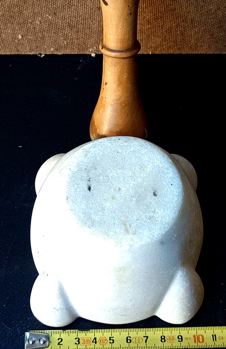 Tout petit mortier de Marbre blanc ; son pilon de buis tourné, fin 18e-photo-1