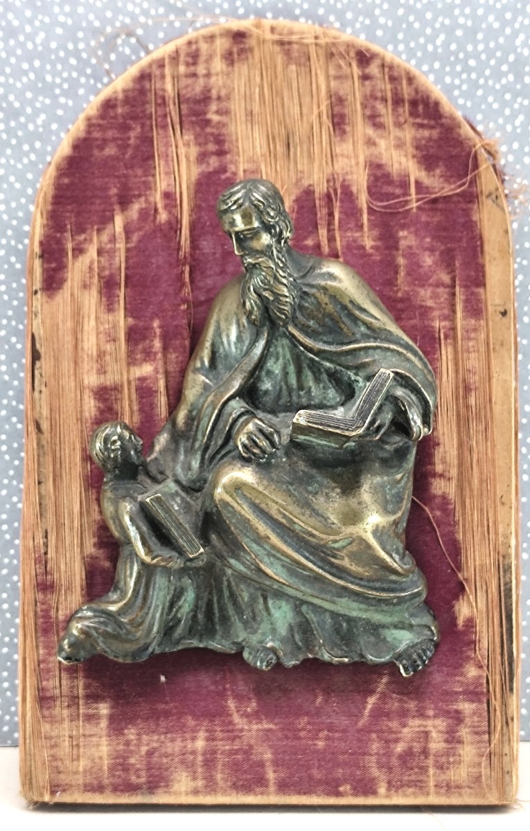 Beau bronze d’applique, Allégorie de l’éducation,  style Haute époque, 19e siècle