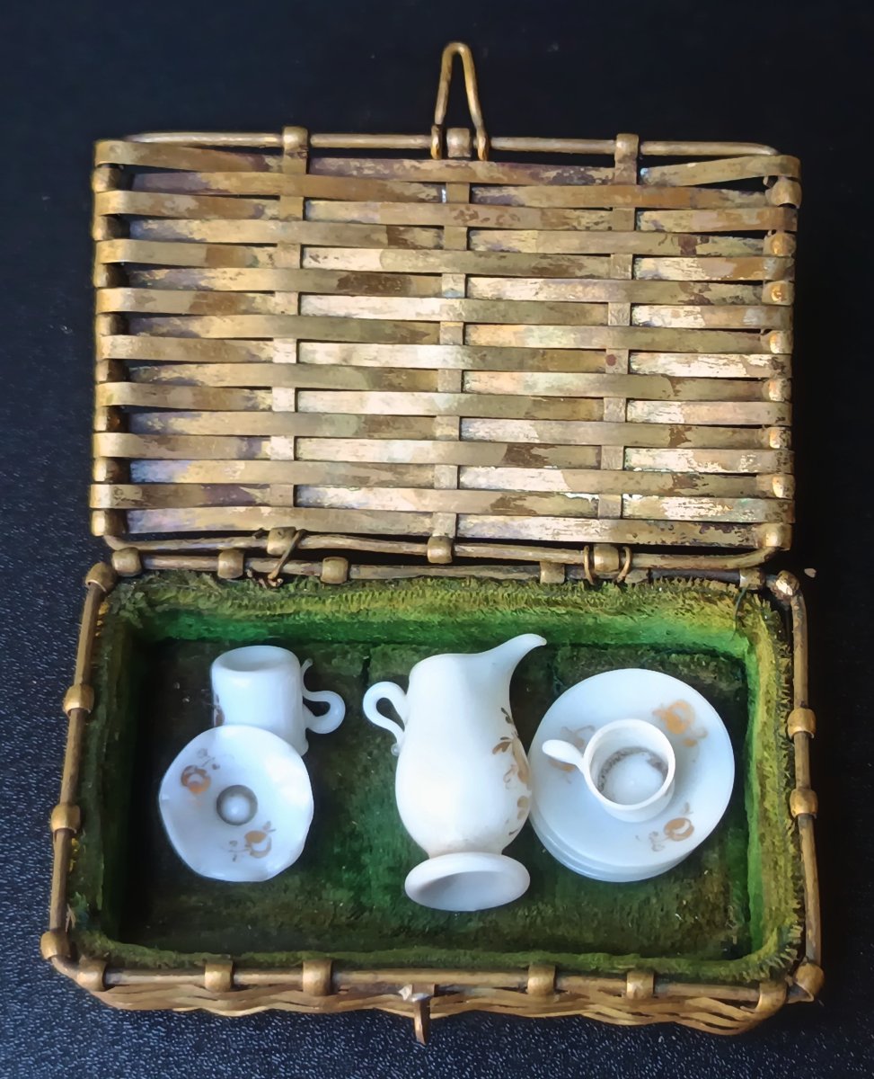 Minuscula: Tête à Tête opaline dorée, en  coffret vannerie, 19e siècle-photo-2