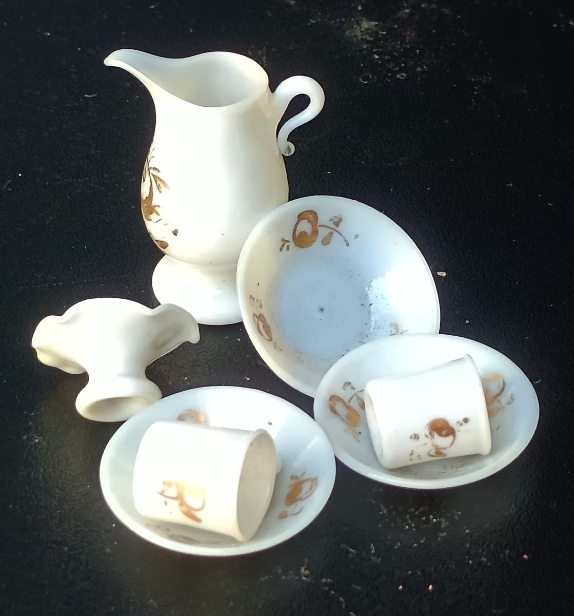 Minuscula: Tête à Tête opaline dorée, en  coffret vannerie, 19e siècle-photo-1