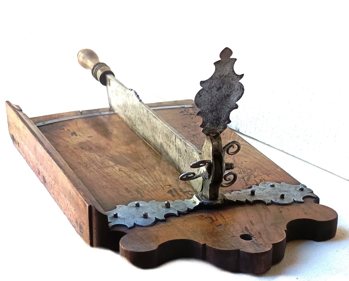 Huge Bread Knife, Solid Elm And Cut Wrought Iron, 18th Century,-photo-1