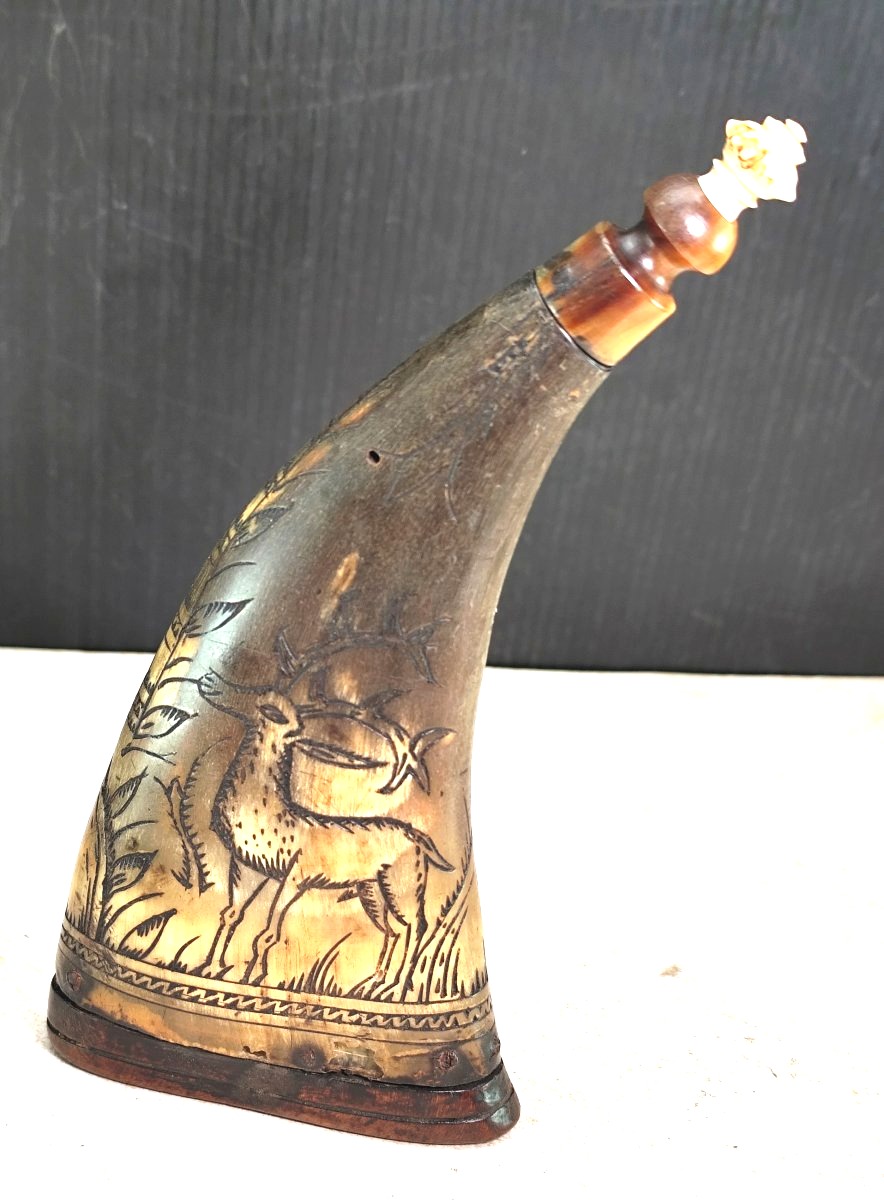 Hunting Powder Horn With Engraved Flower And Ten-point Stag, 1709
