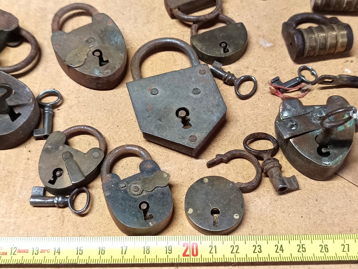 Beautiful Set Of 20 Small Padlocks, Mostly From 19th Century (no Detail)-photo-2