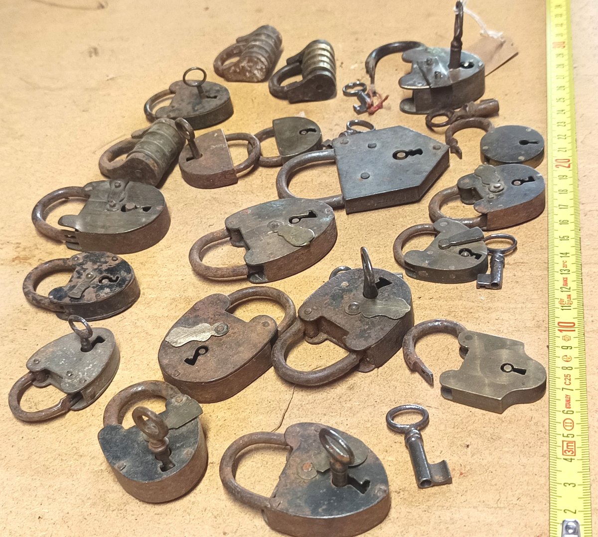 Beautiful Set Of 20 Small Padlocks, Mostly From 19th Century (no Detail)-photo-3