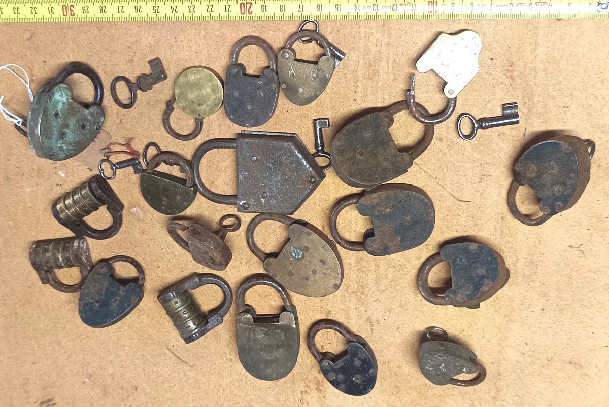 Beautiful Set Of 20 Small Padlocks, Mostly From 19th Century (no Detail)-photo-1