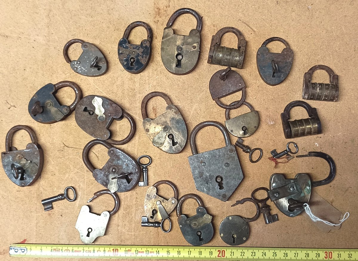 Beautiful Set Of 20 Small Padlocks, Mostly From 19th Century (no Detail)-photo-3