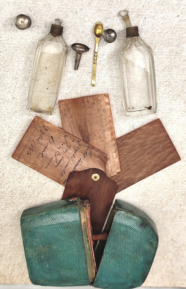 Nécessaire à Parfum, XVIIIe, Galuchat vert et argent, bon état-photo-4