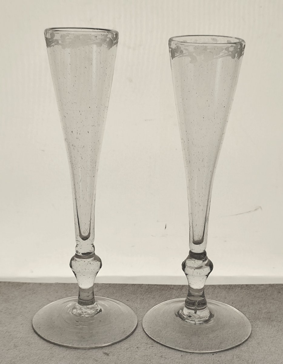 Pair Of Large Blown And Engraved Glass Flutes, 18th Century. A Rare Design.-photo-2