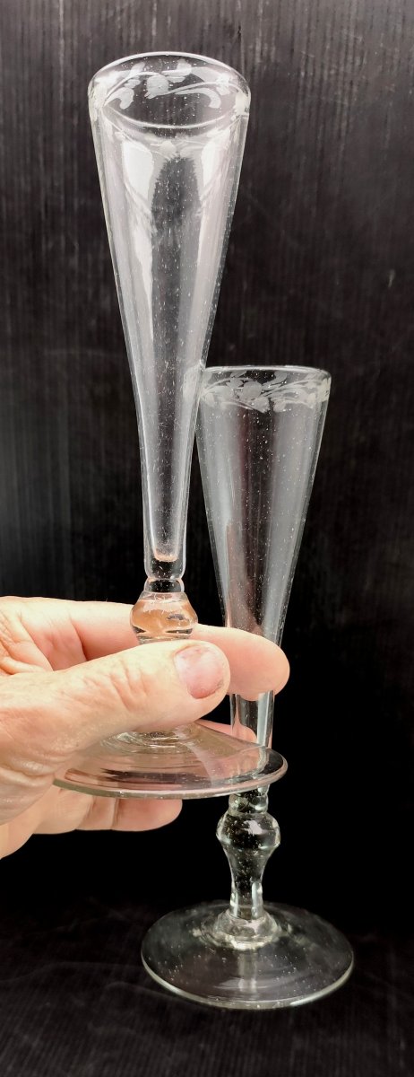 Pair Of Large Blown And Engraved Glass Flutes, 18th Century. A Rare Design.-photo-3