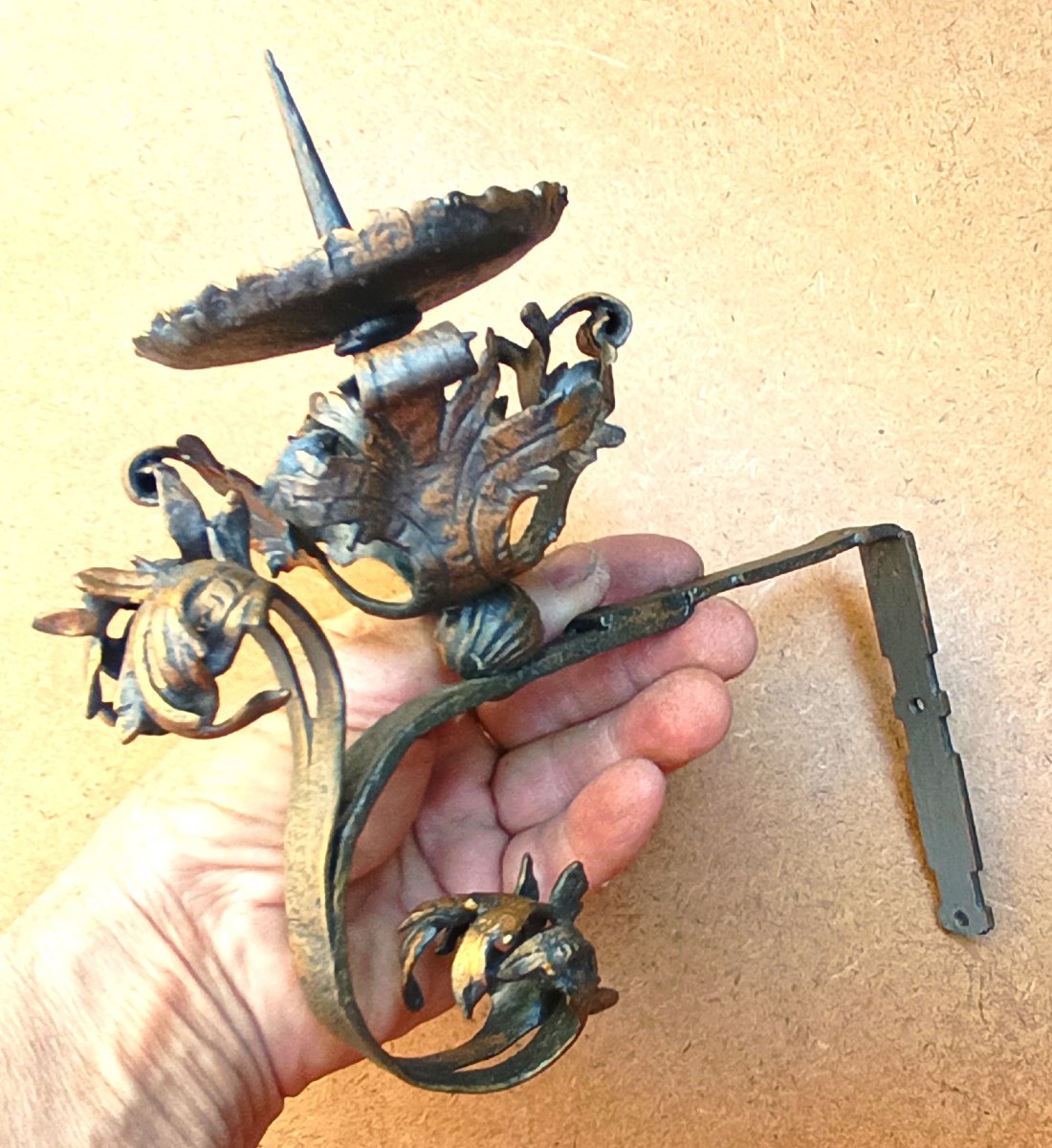 Ferronnerie du XVIIIᵉ siècle – Tête de pique-cierge d’applique-photo-4