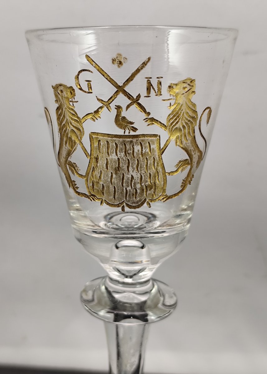 Beautiful  18th-century Heraldic Wine Glass, Northern Europe.-photo-4