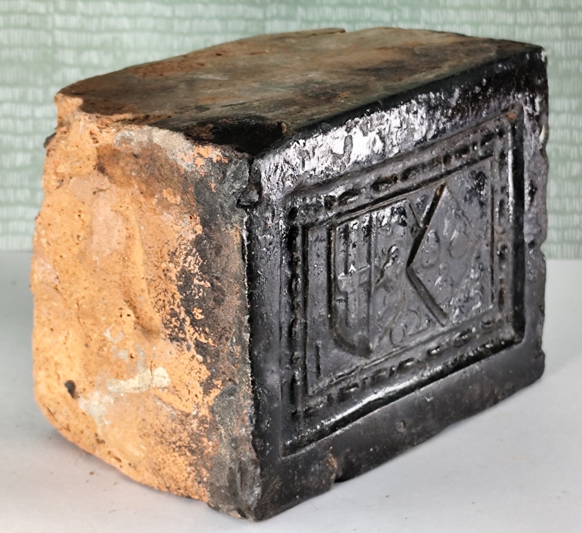 Coat-of-arms Brick From 1623, Commemorating One Union Of Two Families From Liège -photo-2