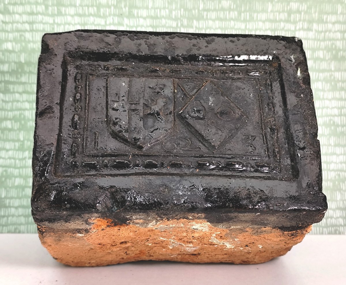 Coat-of-arms Brick From 1623, Commemorating One Union Of Two Families From Liège -photo-3