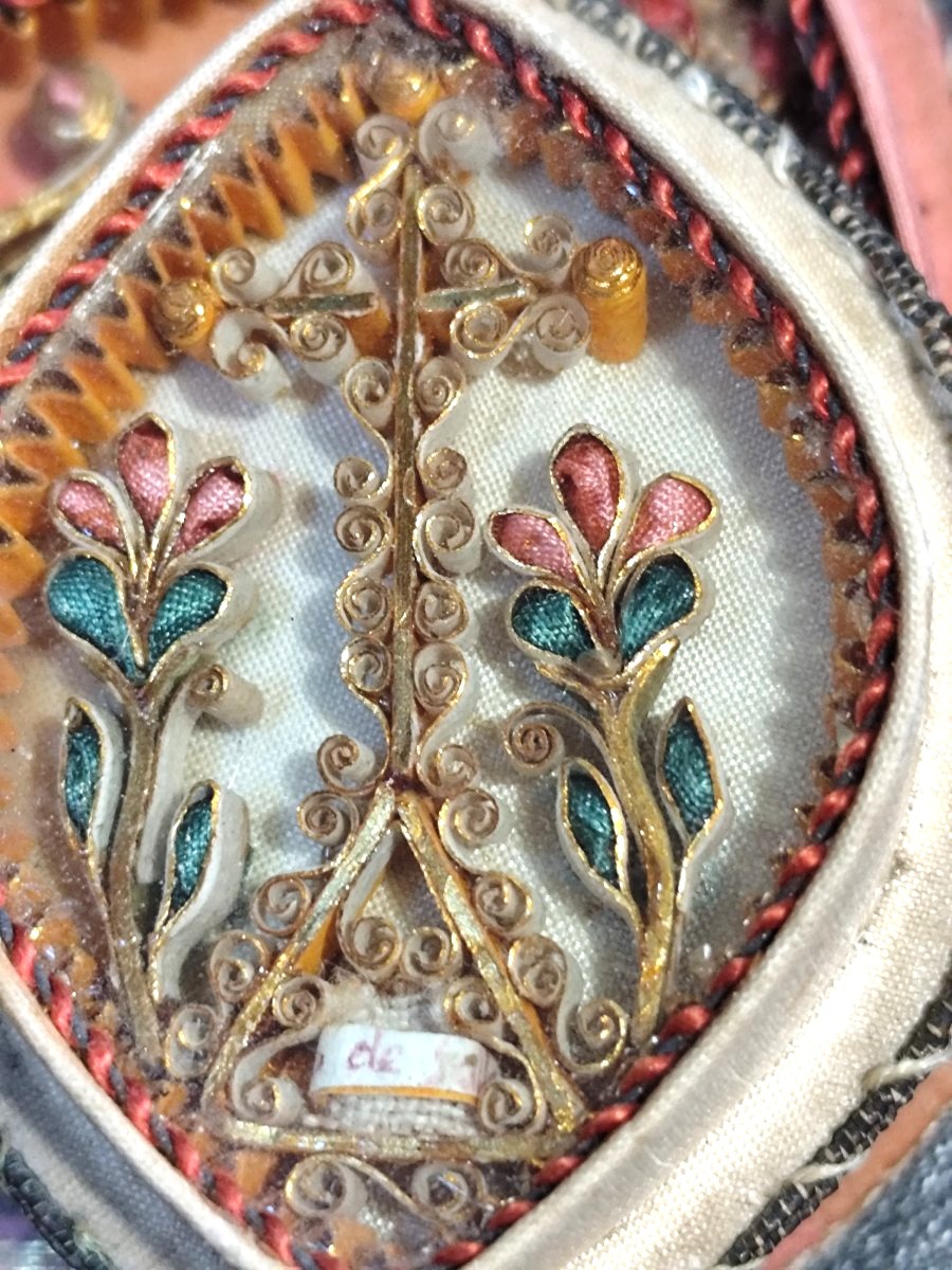 Beaux Reliquaires en écrins de soie, Travail monastique. 18-19e-photo-1