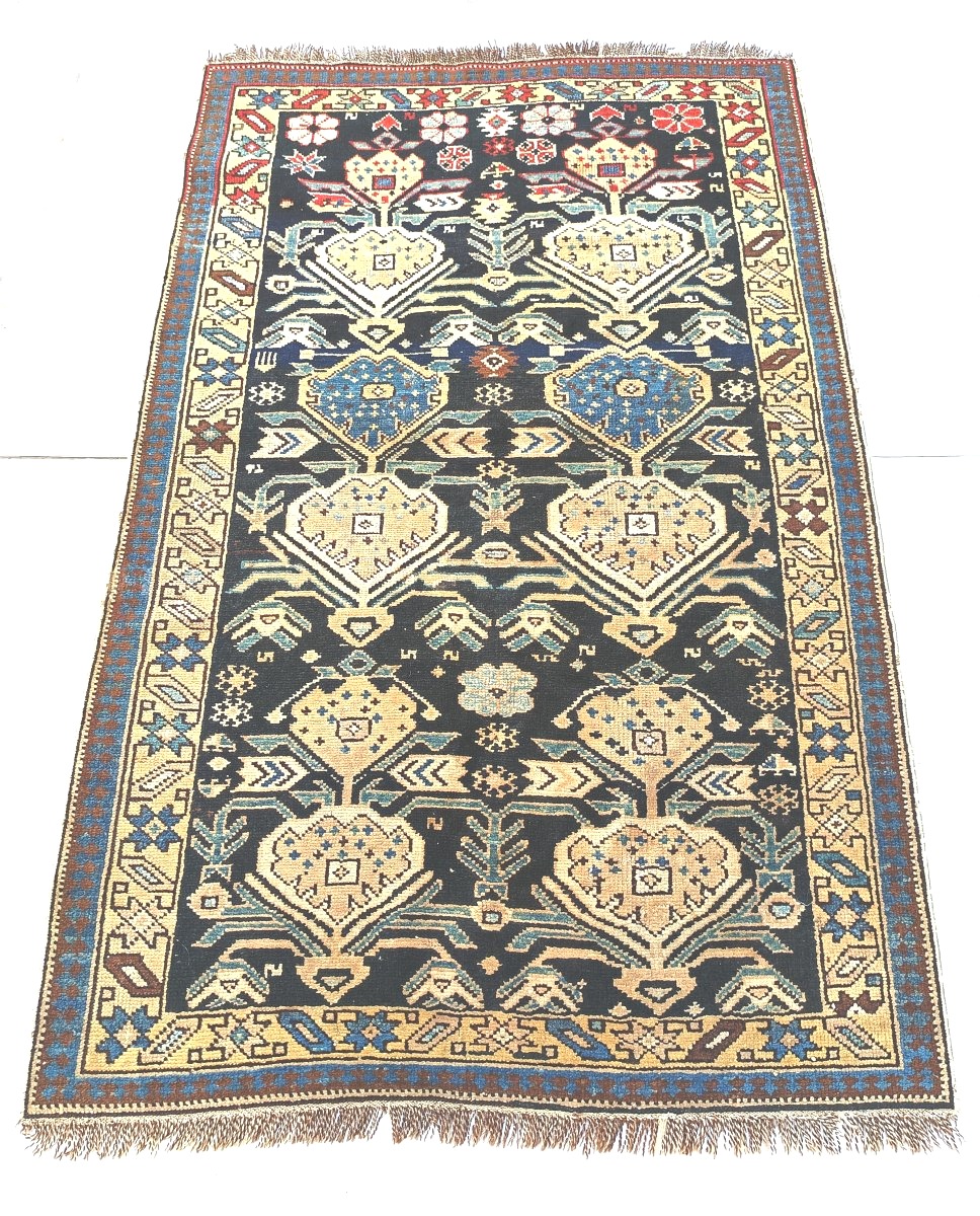 Joli tapis Caucase tribal ancien, à l’originale dissymétrie-photo-4