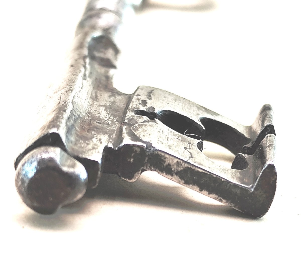 Late 18th-century Chest Key With Fine Turned Detailing; Shows Signs Of Wear.-photo-3