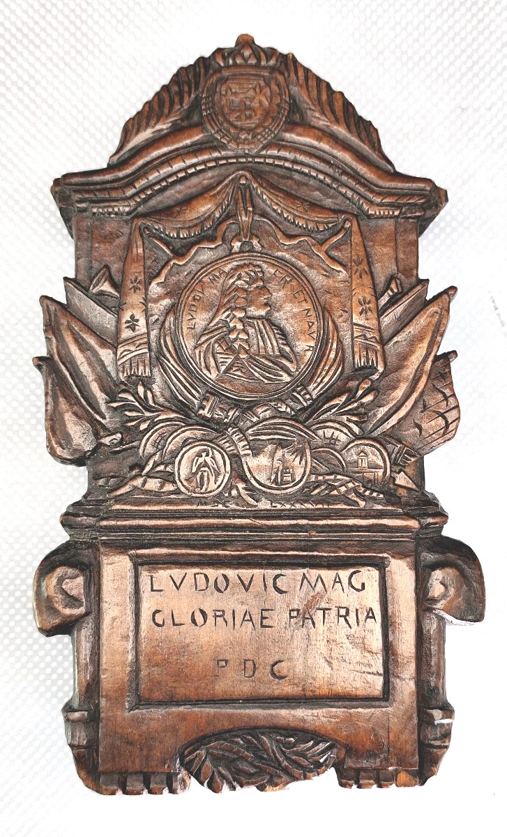 Louis le Grand - Stèle miniature noyer sculpté, objet unique et patriotique, XVIIe siècle-photo-2