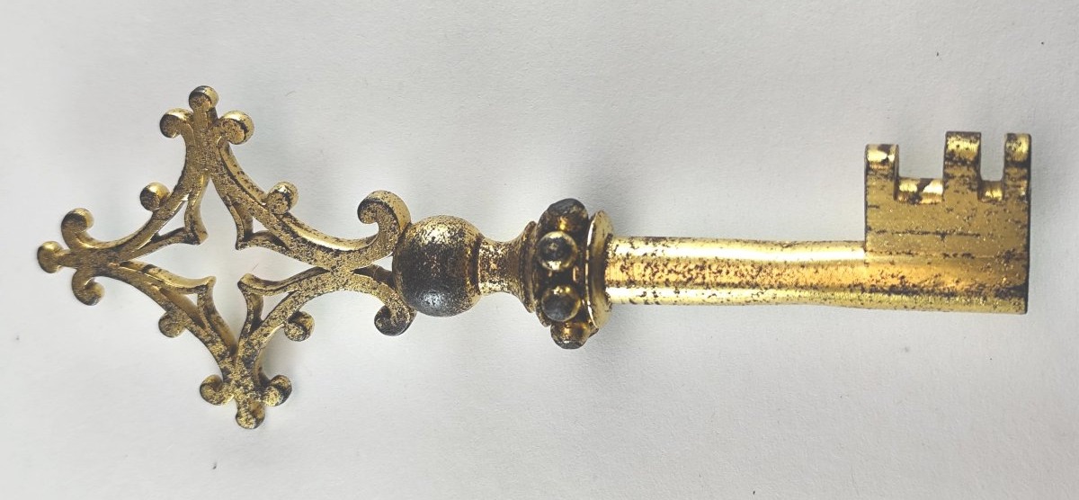 Clé de sanctuaire en fer doré Style gothique flamboyant, époque Viollet-le-Duc, vers 1830-photo-4