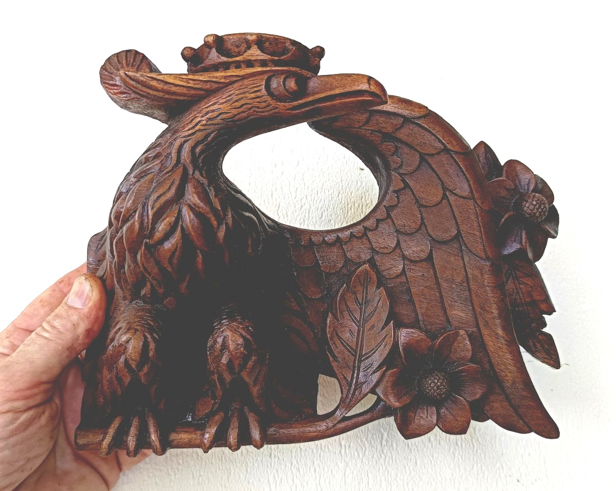 Crowned Eagles Pendant, Carved Walnut , Second Empire-photo-3