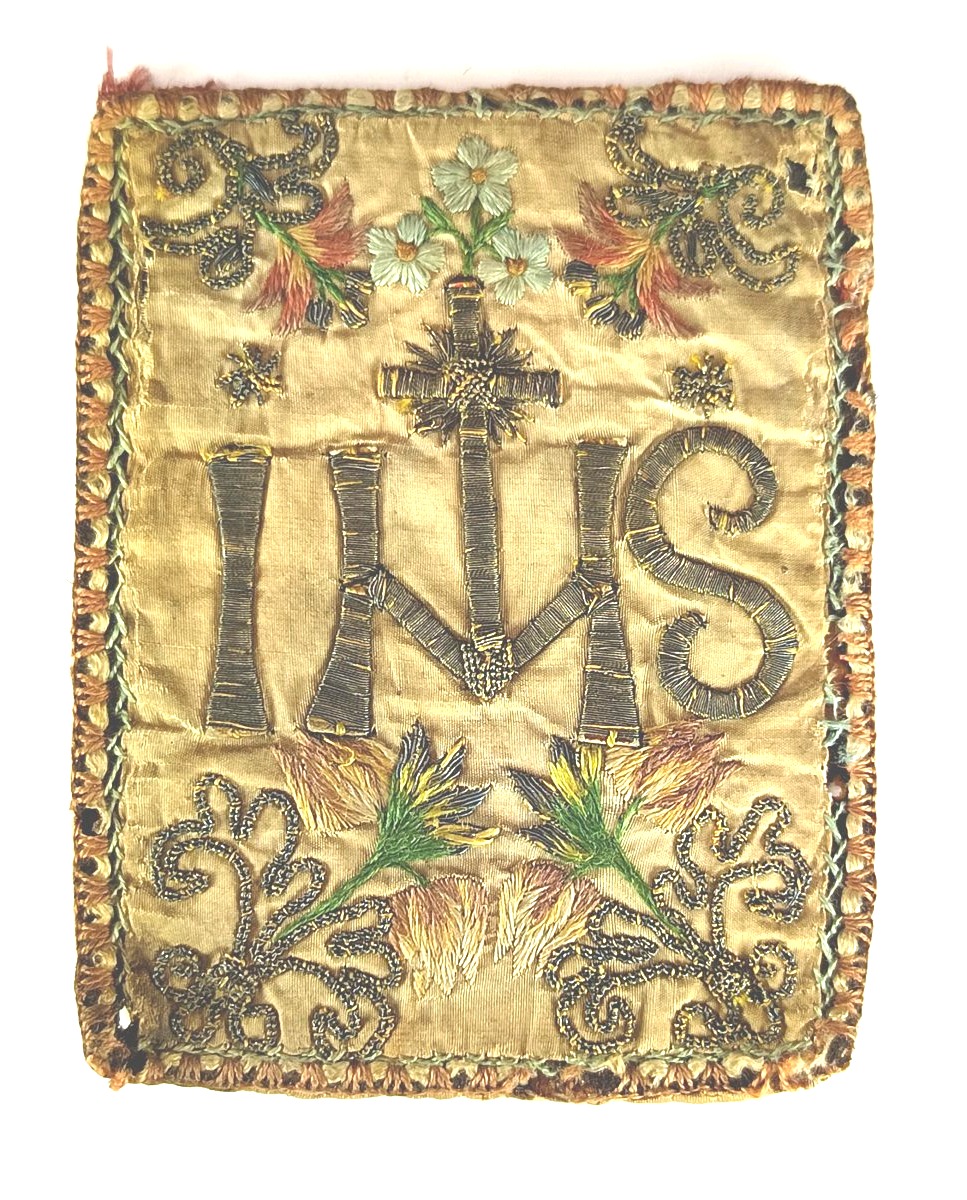 Scapulaire de naissance catholique, fine broderie monastique sur soie, XVIIe–XVIIIe siècle-photo-4