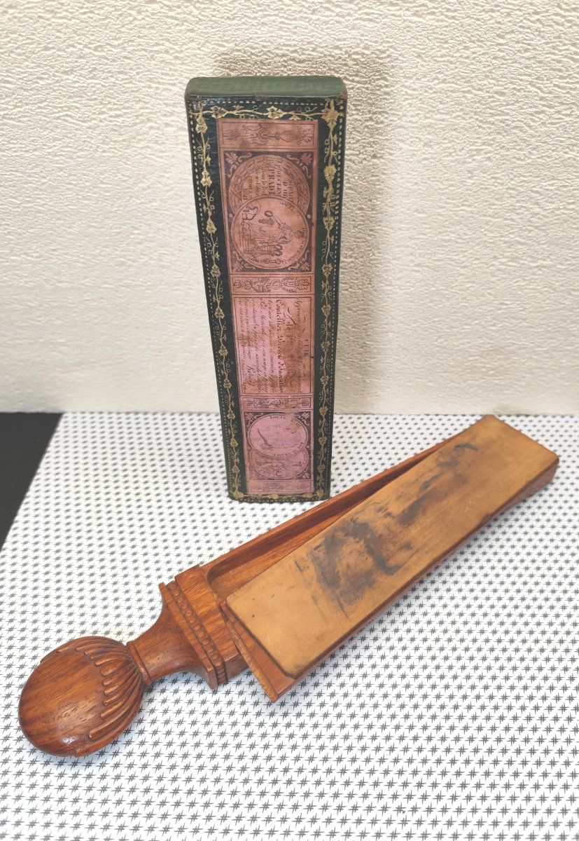 Luxueux Etui à Rasoirs en bois de rose massif et maroquin doré, Maison Pradier, vers 1830-photo-3