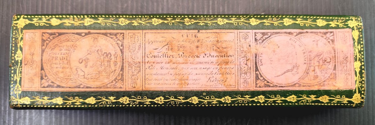 Luxueux Etui à Rasoirs en bois de rose massif et maroquin doré, Maison Pradier, vers 1830-photo-4